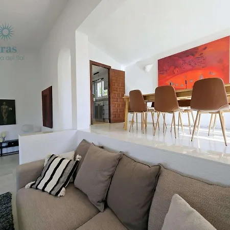 Beautiful Private With Heated Pool Вілла *