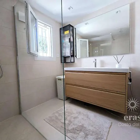 Beautiful Private With Heated Pool Вілла
