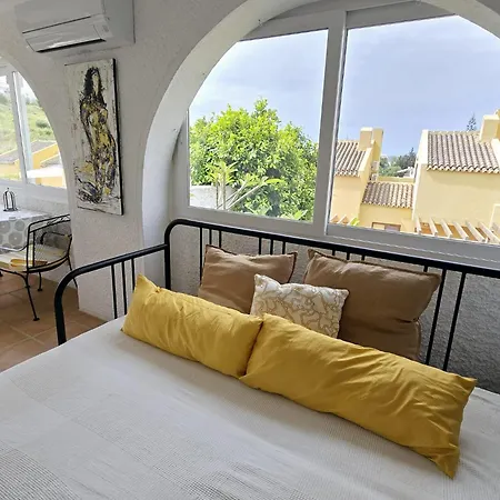 Stunning With A Private Pool Perfect For A Relaxing Getaway V100